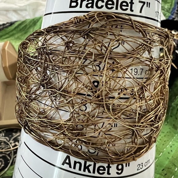 Woven Wire Brass Cuff – Because Your Wrist Deserves to Feel Like a Goddess - Picture 3 of 5